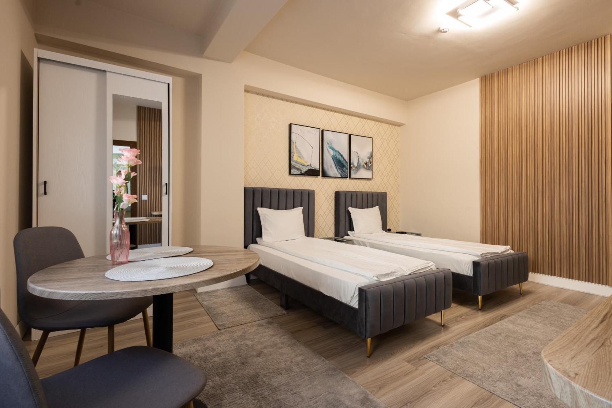 Apart Hotel Bonjour Cluj Luaran gambar